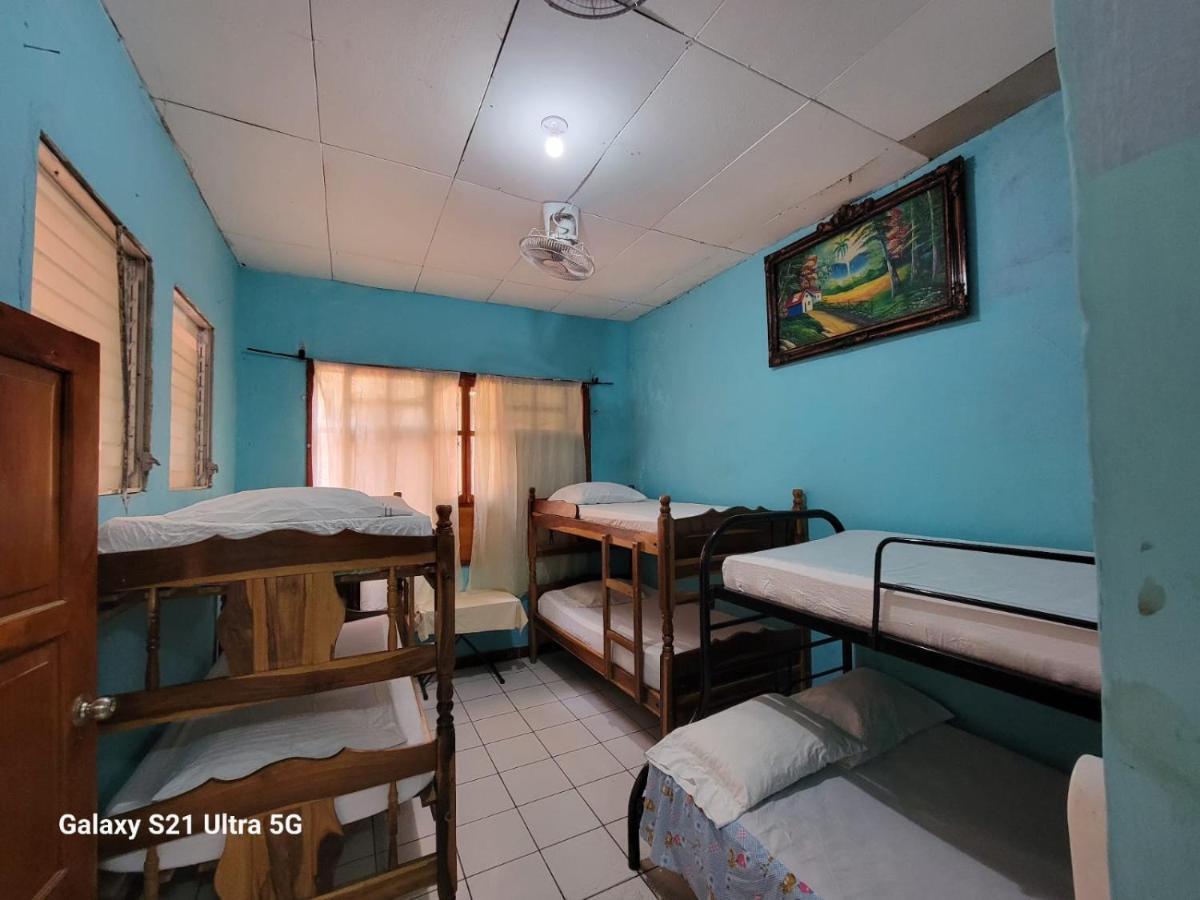 Hostel Rossy Сан Хуан дел Сур Екстериор снимка