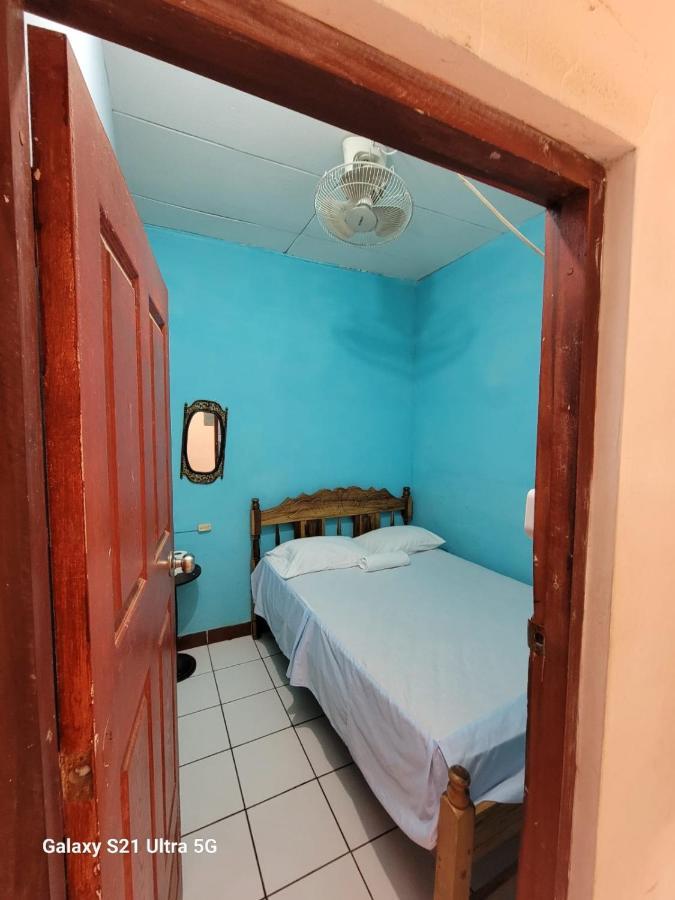 Hostel Rossy Сан Хуан дел Сур Екстериор снимка